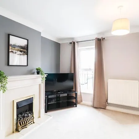 Comfortable 4-Bedroom Home With Free Wifi And Driveway Hillingdon Exterior photo