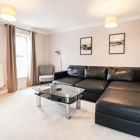 Comfortable 4-Bedroom Home With Free Wifi And Driveway Hillingdon Exterior photo