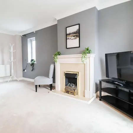 Comfortable 4-Bedroom Home With Free Wifi And Driveway Hillingdon Exterior photo