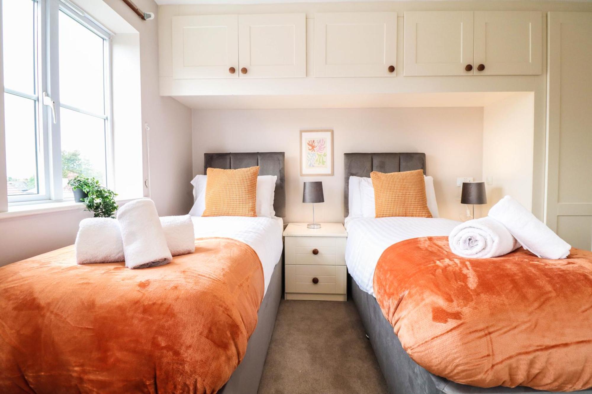 Casa vacanze Comfortable 4-bedroom With Free Wifi And Driveway Hillingdon