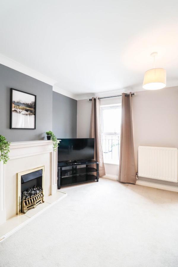 Comfortable 4-bedroom With Free Wifi And Driveway Holiday home *