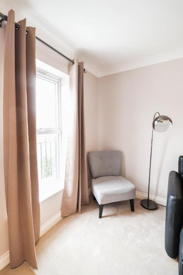 Comfortable 4-bedroom With Free Wifi And Driveway * Hillingdon
