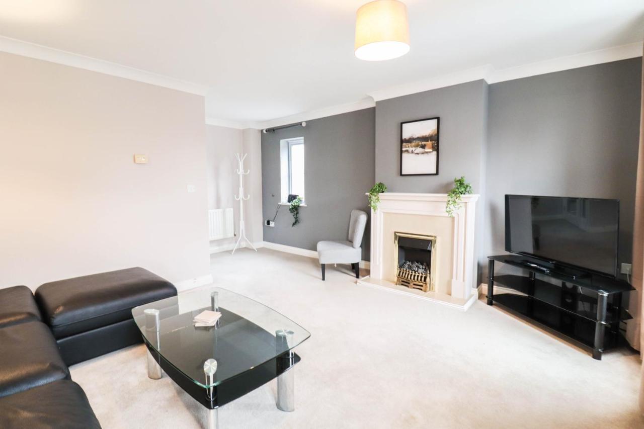 Comfortable 4-bedroom With Free Wifi And Driveway Holiday home
